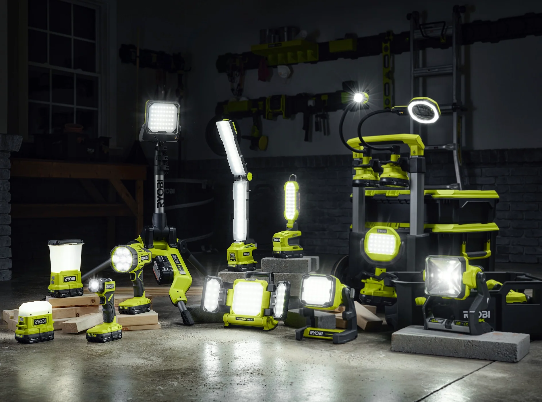 18V ONE+ Dual Power LED Spotlight - Image 6