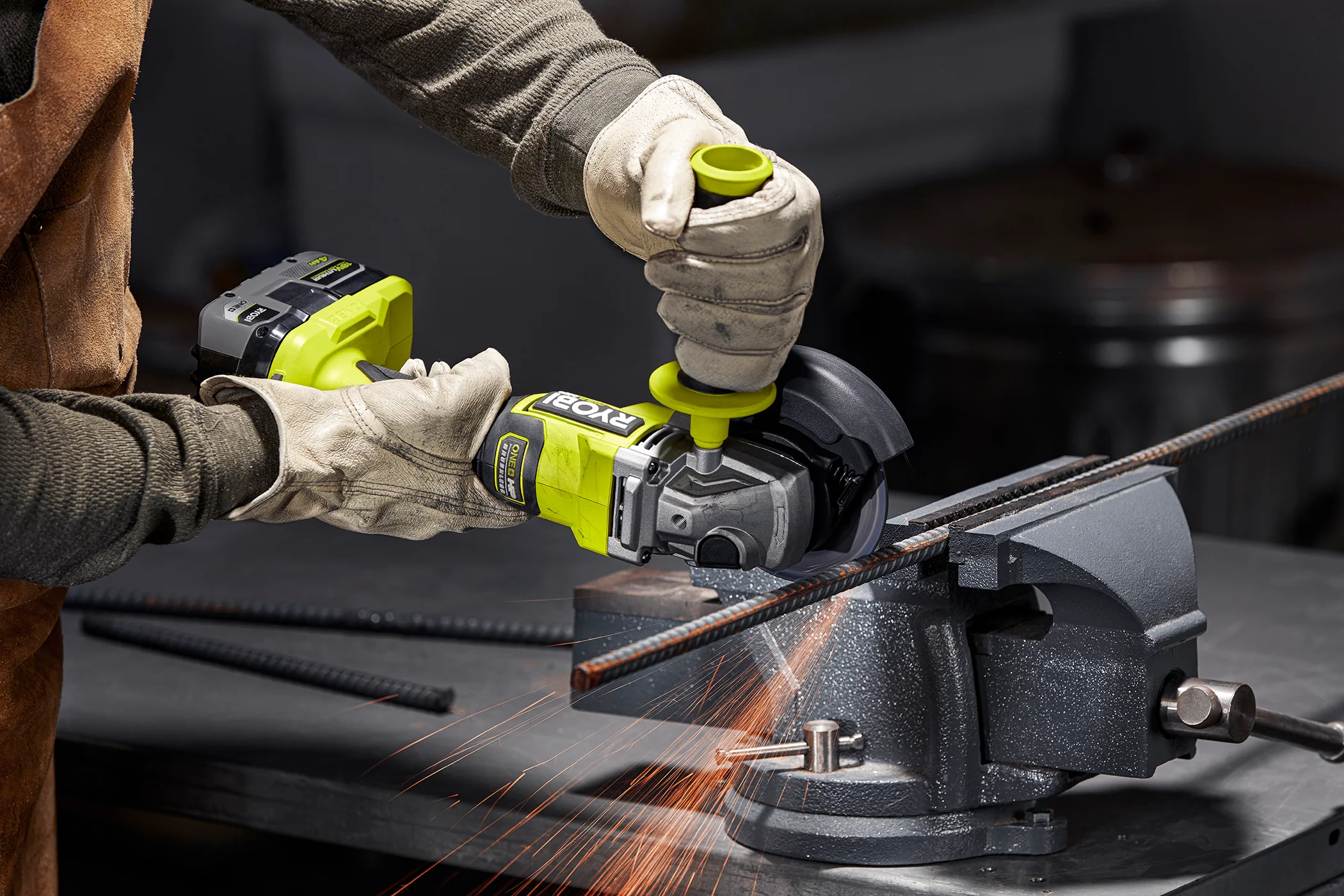 18V ONE+ HP Brushless 4-1/2" Angle Grinder/Cut-Off Tool Kit - Image 3